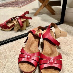 clarks ∙ leather ledella trail sandal size 8